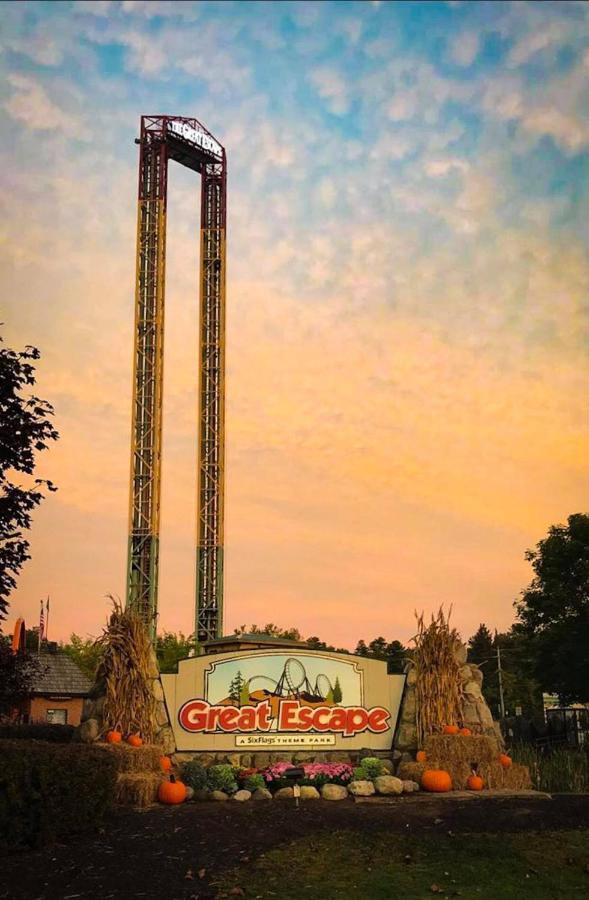 Six Flags Great Escape Lodge & Indoor Waterpark 퀸스베리 외부 사진