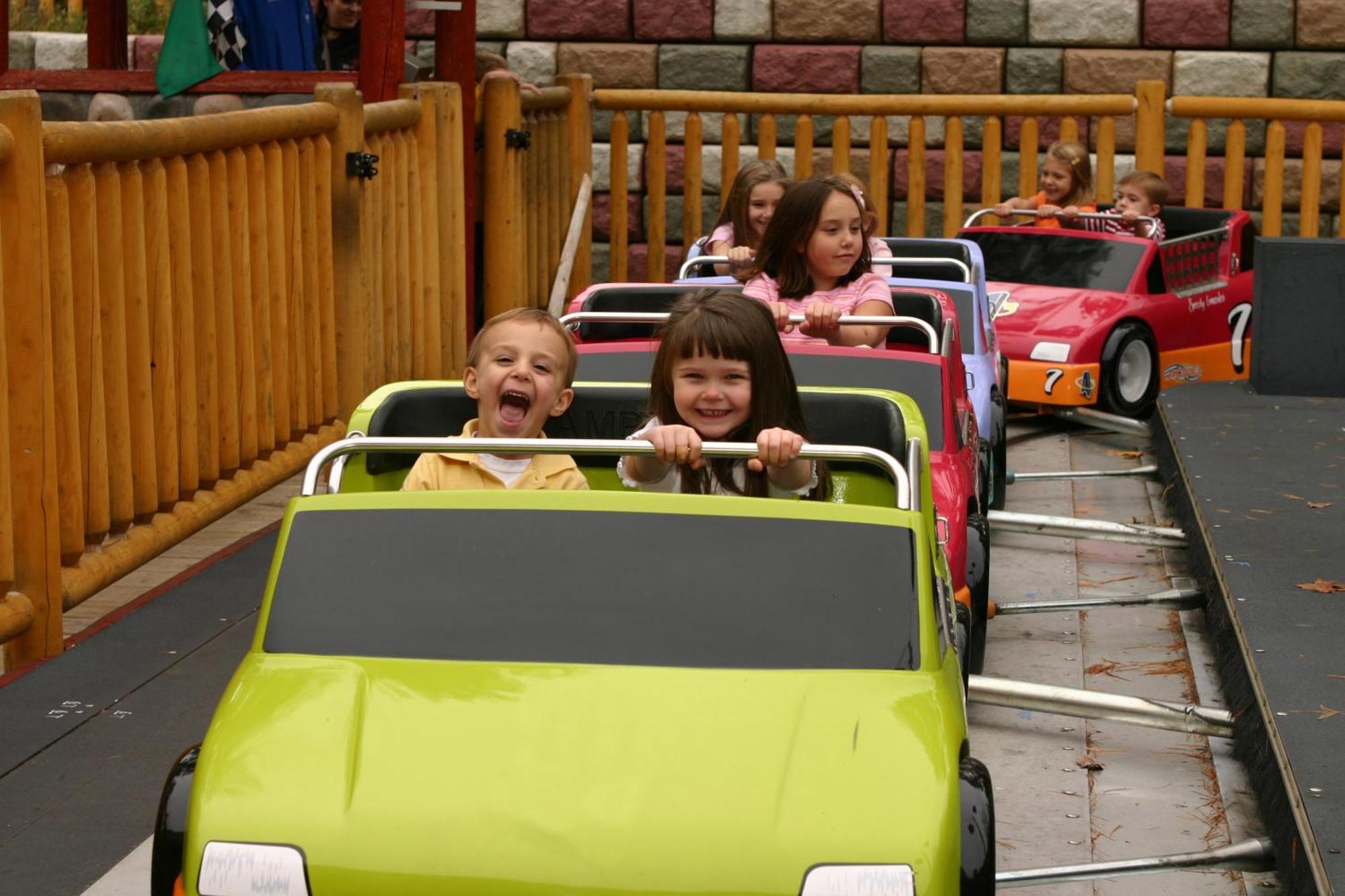 Six Flags Great Escape Lodge & Indoor Waterpark 퀸스베리 외부 사진