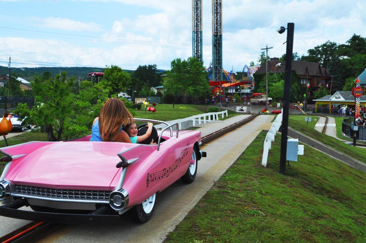 Six Flags Great Escape Lodge & Indoor Waterpark 퀸스베리 외부 사진