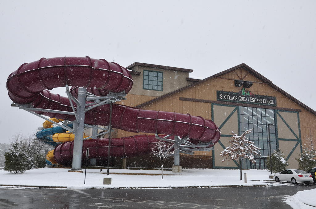 Six Flags Great Escape Lodge & Indoor Waterpark 퀸스베리 외부 사진
